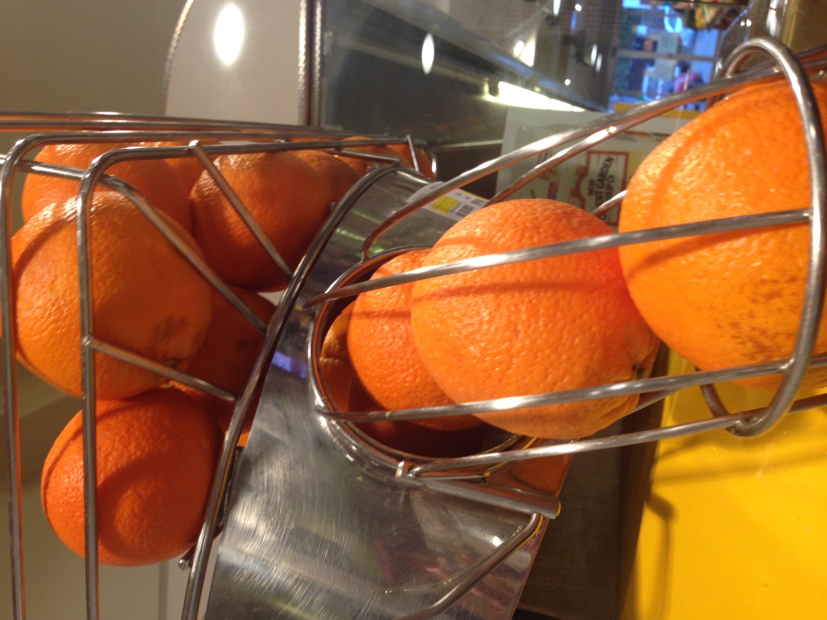 orangestiltedleft