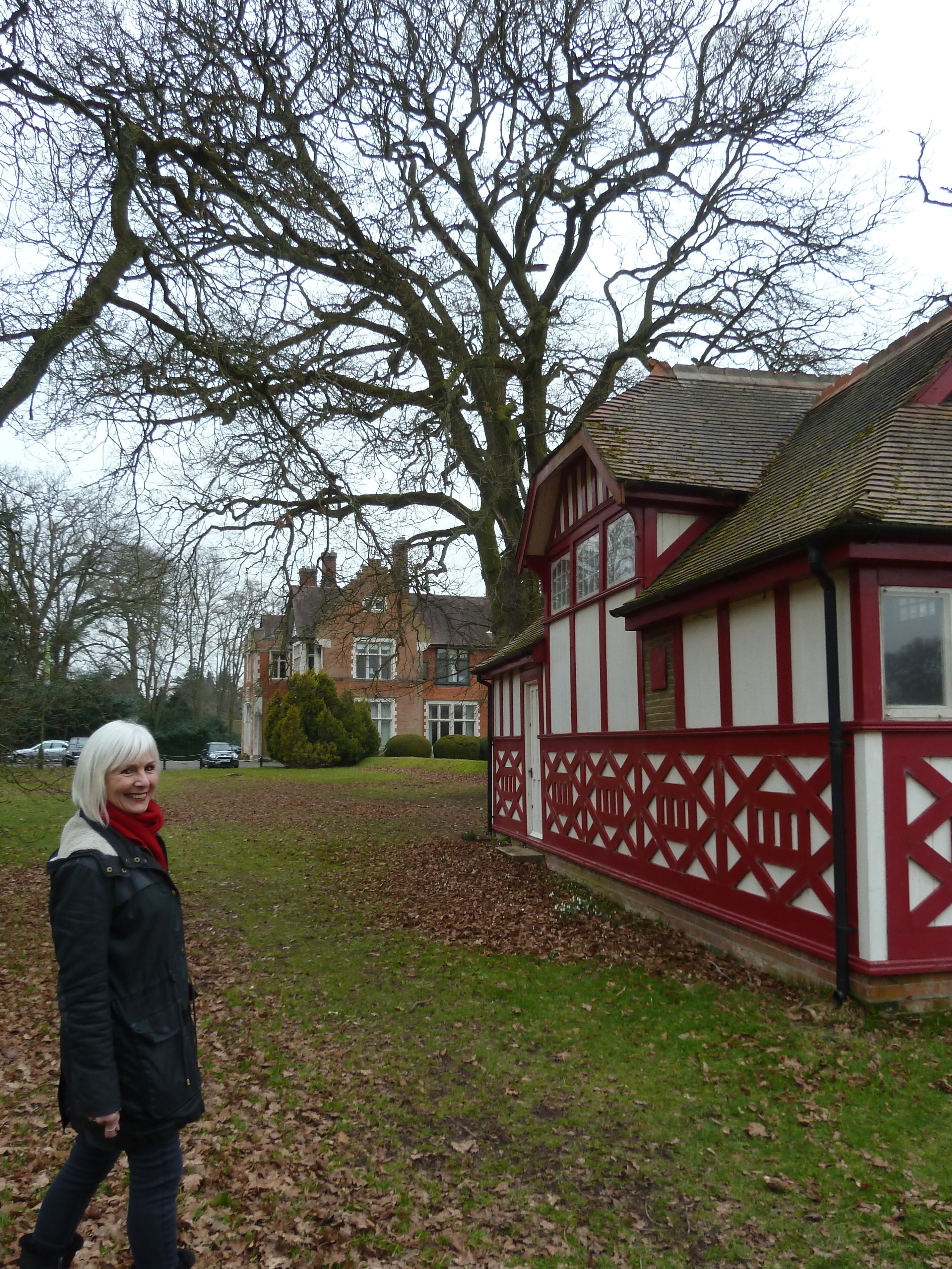 CWHE Lynda at Summerhouse portrait