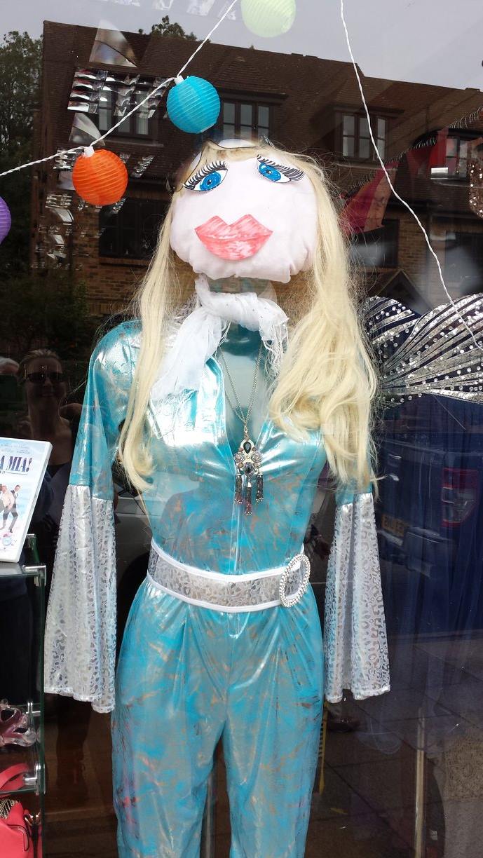 38-mamma-mia-keech-charity-shop-pic-jane-broadis