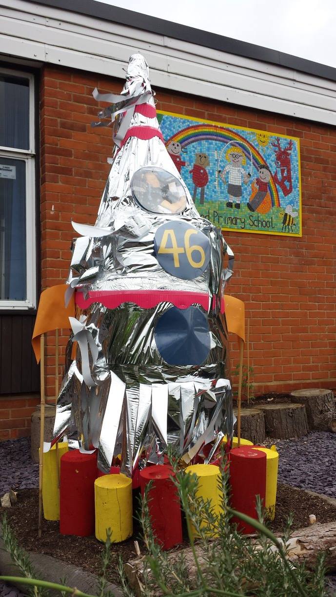 46-rocket-man-cw-primary-school-pic-jane-broadisjpg